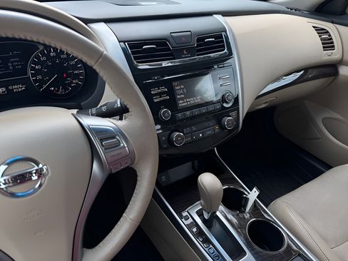 Used 2015 Nissan Altima 2.5 SL w/ Moonroof Package FWD image 23
