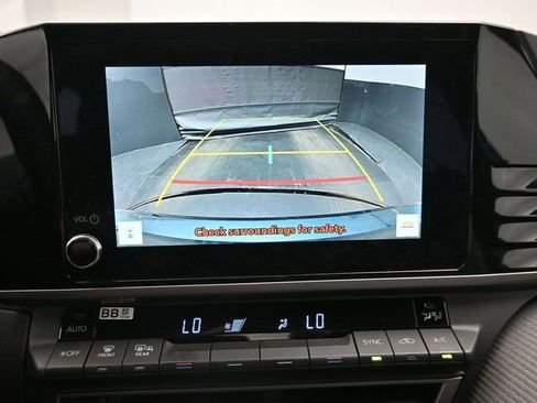 Used 2025 Toyota Camry SE image 19