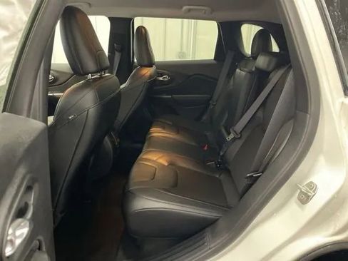 Used 2022 Jeep Cherokee Trailhawk w/ Comfort/Convenience Group image 11