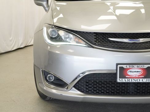 Certified 2019 Chrysler Pacifica Touring Plus w/ Tire & Wheel Group FWD image 9