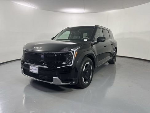 Certified 2024 Kia EV9 Land AWD/4WD image 2