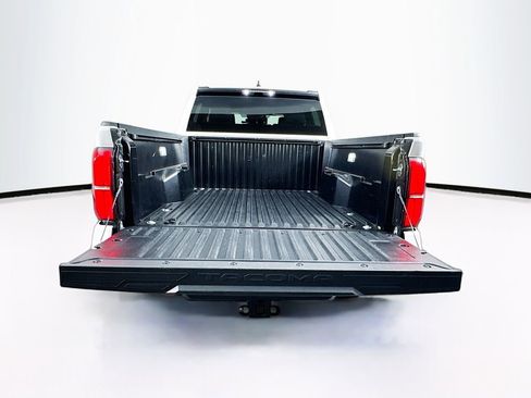 Used 2025 Toyota Tacoma SR5 AWD/4WD image 26