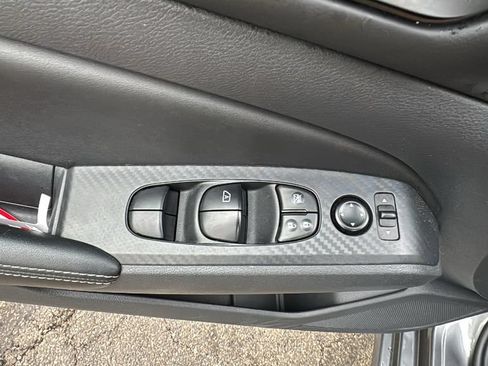 Used 2025 Nissan Altima 2.5 SV FWD image 12