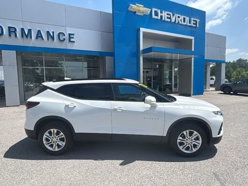 Used 2022 Chevrolet Blazer LT AWD/4WD image 2