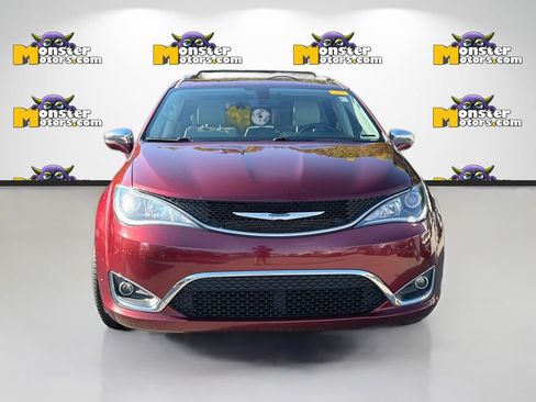 Used 2020 Chrysler Pacifica Limited FWD image 2