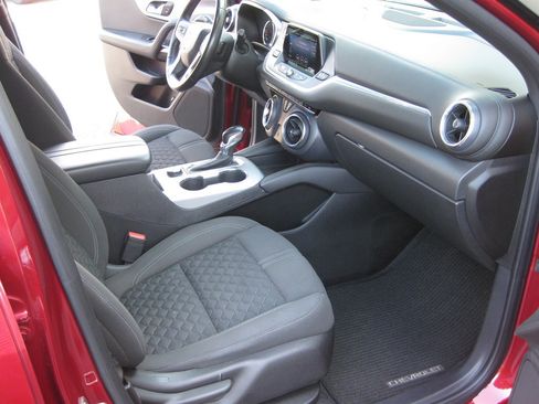 Used 2019 Chevrolet Blazer LT FWD image 34