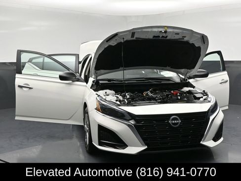 Used 2025 Nissan Altima 2.5 S FWD image 34