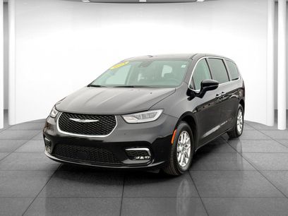 Used 2024 Chrysler Pacifica Touring-L