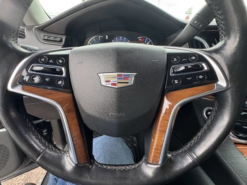 Used 2016 Cadillac Escalade Luxury image 15