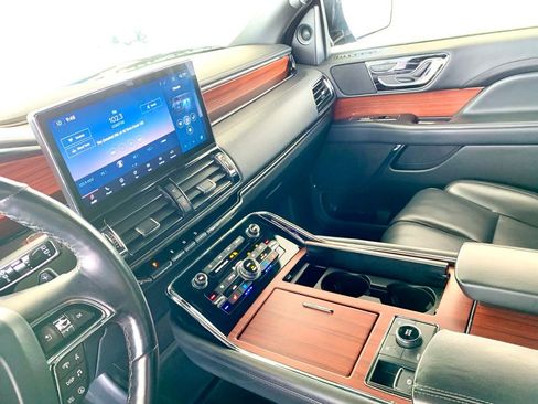 Used 2024 Lincoln Navigator L 4WD image 46