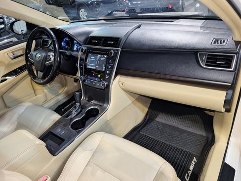 Used 2017 Toyota Camry XLE FWD image 29