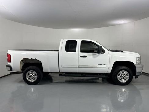 Used 2011 Chevrolet Silverado 2500 LT w/ Interior Plus Package RWD image 34