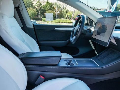 Used 2023 Tesla Model Y Long Range AWD/4WD image 17