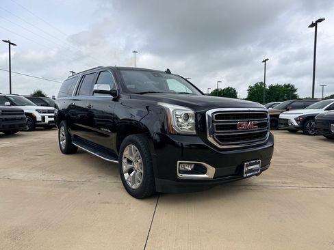 Used 2018 GMC Yukon XL SLT w/ Open Road Package RWD image 3