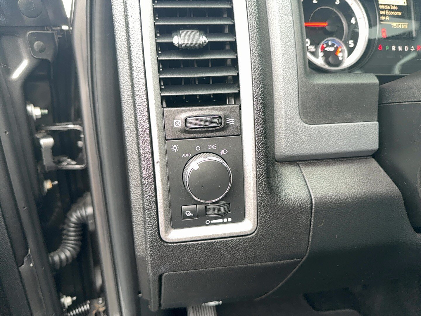 Used 2014 RAM 2500 Tradesman w/ Popular Equipment Group AWD/4WD image 20