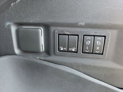 Used 2022 Chevrolet Tahoe High Country AWD/4WD image 18