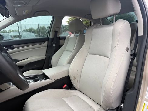 Used 2018 Honda Accord LX image 10