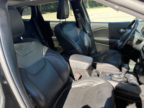 Used 2020 Jeep Cherokee Limited AWD/4WD image 14