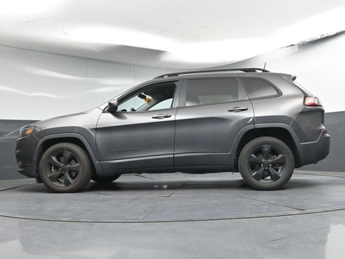 Used 2020 Jeep Cherokee Latitude Plus image 28