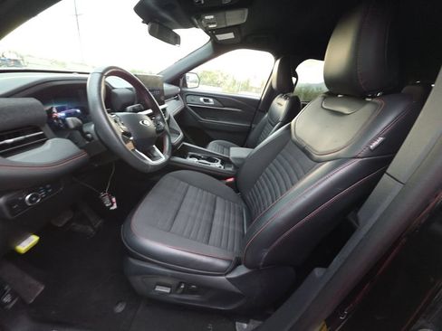 Used 2025 Ford Explorer ST-Line w/ ST-Line Street Pack AWD/4WD image 12