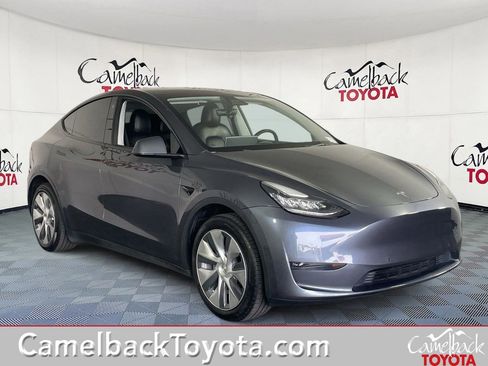 Used 2022 Tesla Model Y Long Range AWD/4WD image 1