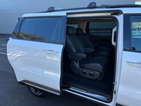 Used 2025 Kia Carnival SX Prestige image 51