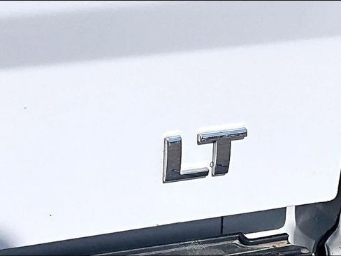 Used 2017 Chevrolet Silverado 1500 LT image 24