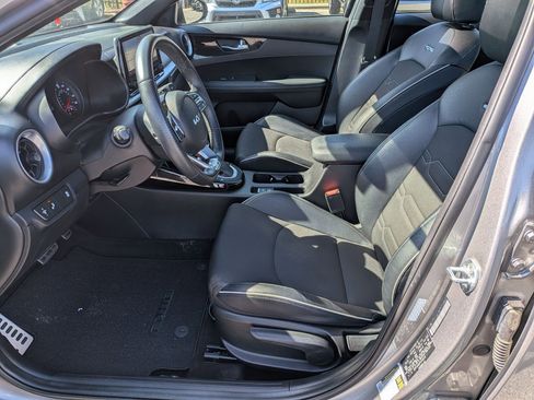 Used 2023 Kia Forte GT-Line w/ GT-Line Premium Package FWD image 16