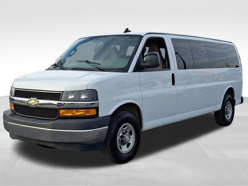 Used 2018 Chevrolet Express 3500 LT w/ LT Preferred Equipment Group image 3