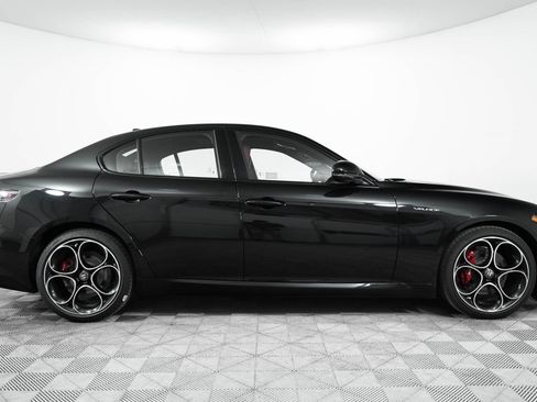 New 2025 Alfa Romeo Giulia w/ Veloce Package Rwd image 13