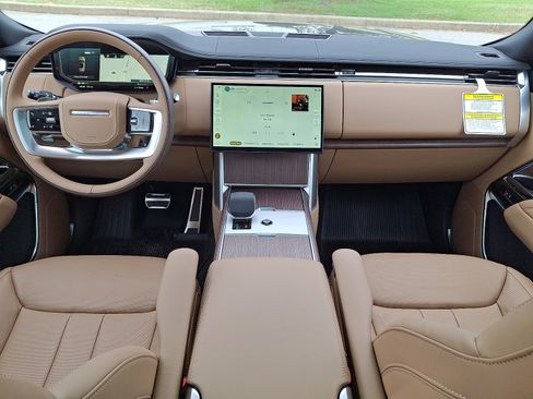 New 2026 Land Rover Range Rover SE image 13