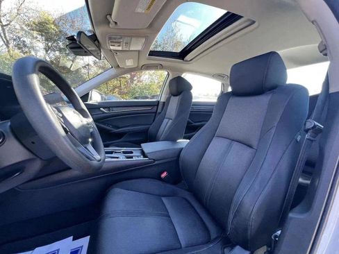 Used 2019 Honda Accord EX image 9
