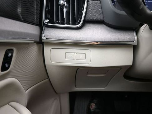 New 2026 Volvo XC90 T8 Ultra w/ Protection Package Premier AWD/4WD image 28