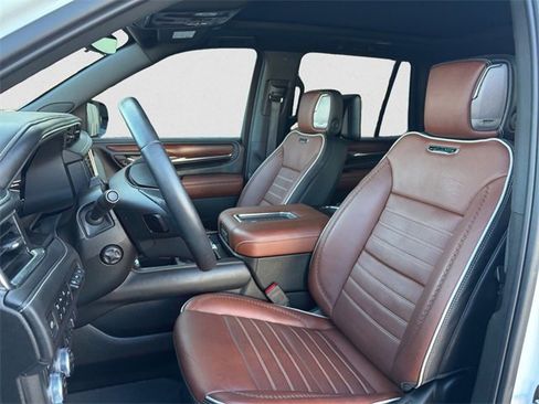 Used 2023 GMC Yukon Denali Ultimate image 10