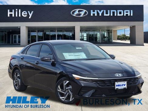 New 2026 Hyundai Elantra Limited FWD image 2