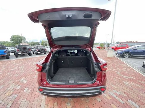 Used 2024 Chevrolet Trax RS FWD image 35
