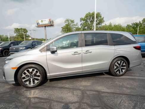 Used 2025 Honda Odyssey EX-L image 3