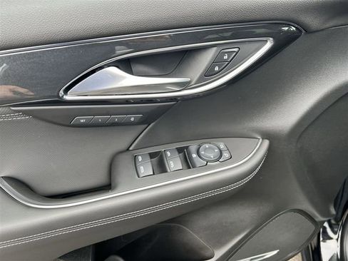 Certified 2025 Buick Envision Preferred image 19