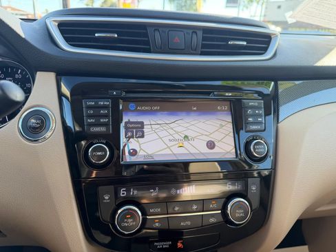 Used 2016 Nissan Rogue SL w/ SL Premium Package AWD/4WD image 14