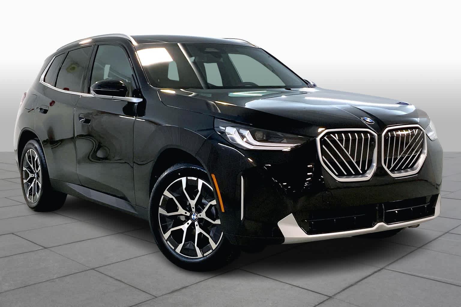Used 2025 BMW X3 xDrive30i w/ Premium Package AWD/4WD image 2