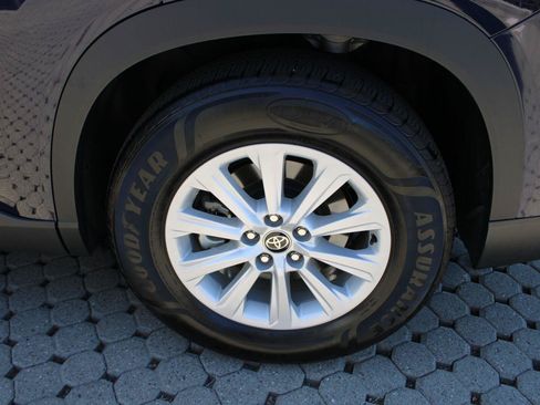Certified 2024 Toyota Grand Highlander AWD image 14