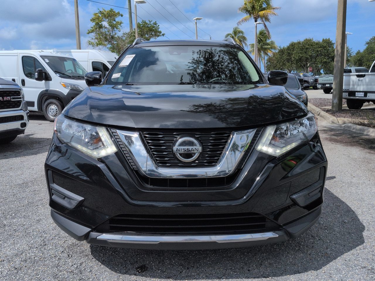 Used 2019 Nissan Rogue S w/ Special Edition Package FWD image 3