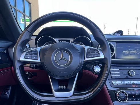 Used 2018 Mercedes-Benz SL 550 w/ Driver Assistance Package image 25