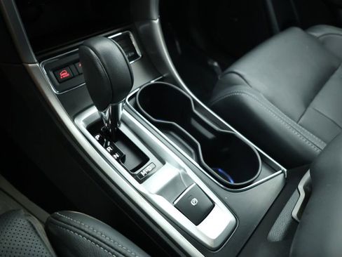 Used 2022 Subaru Ascent Limited w/ Technology Package image 15