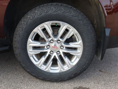 Used 2022 GMC Yukon XL SLT w/ SLT Luxury Package image 21