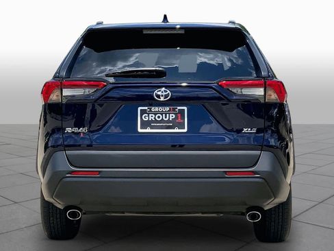 Used 2023 Toyota RAV4 XLE w/ Convenience Package FWD image 5