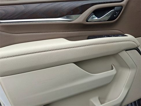 Used 2023 GMC Yukon Denali image 12