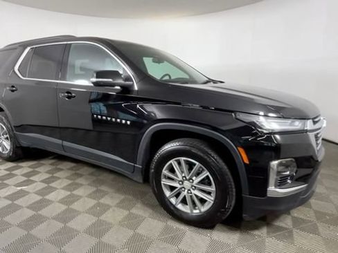 Used 2023 Chevrolet Traverse LT FWD image 2