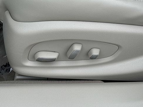 Used 2015 Cadillac XTS Luxury w/ Driver Awareness Package image 17