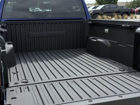 Used 2025 Toyota Tacoma TRD Sport image 26